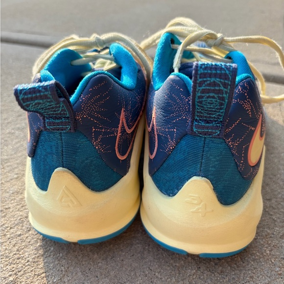 Nike Sneakers EUC Size Unisex 8.5 - Picture 3 of 8